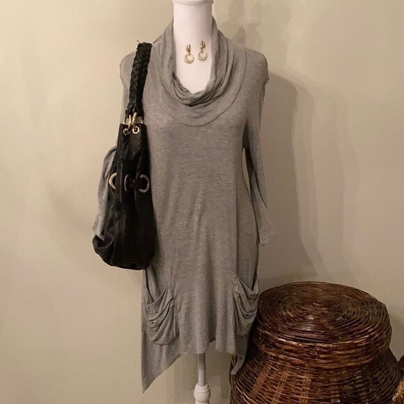 Cha Cha Vente size M long sleeve grey shark bite hem tunic with pockets EUC - Picture 2 of 11